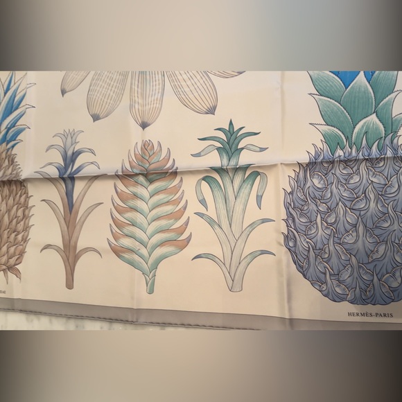 NEW HERMES SILK SCARF SIZE 90 - Picture 5 of 6